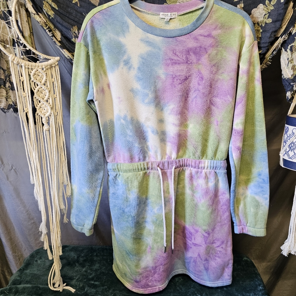 4/$20 Angel Kiss | Tie Dye Sweatshirt Dress size Small